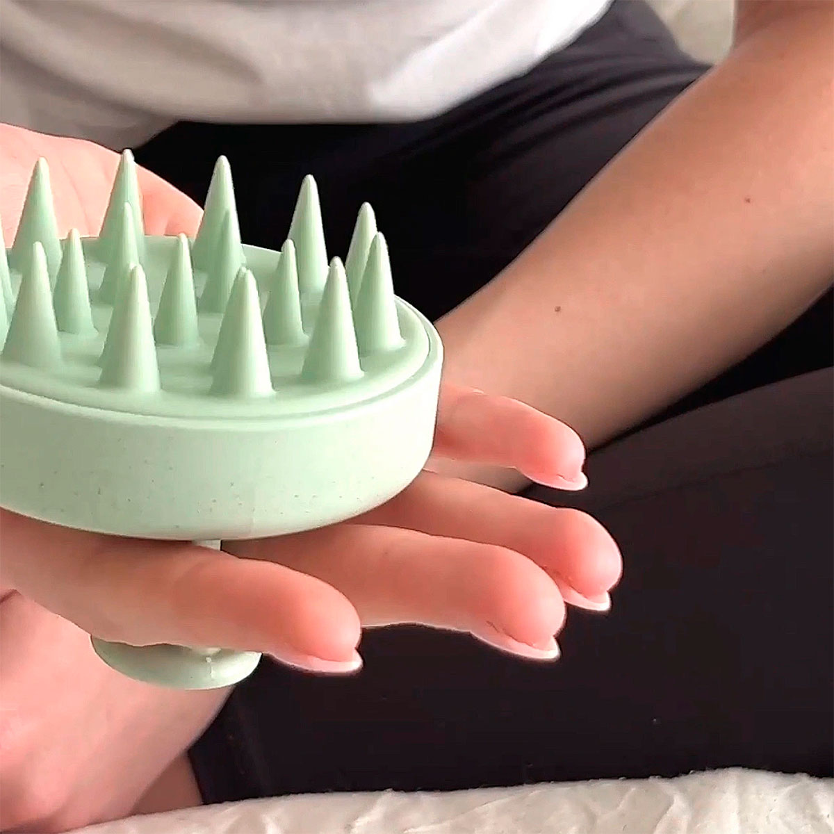 Masajeador Capilar Revitalizante - Estimula el Crecimiento