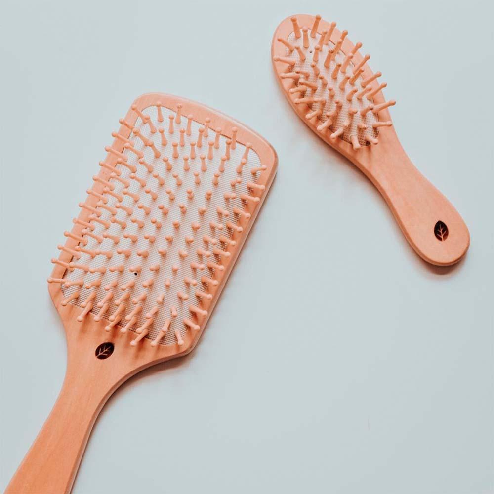 Cepillo Ovalado de Bambú - Pequeño - Tikafarma