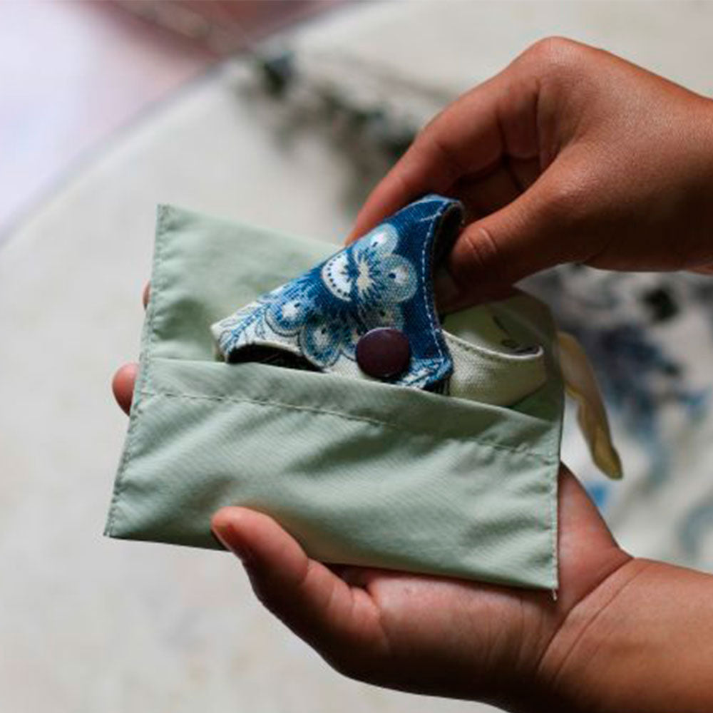 Sobre Impermeable para Toallas Higiénicas Reutilizables