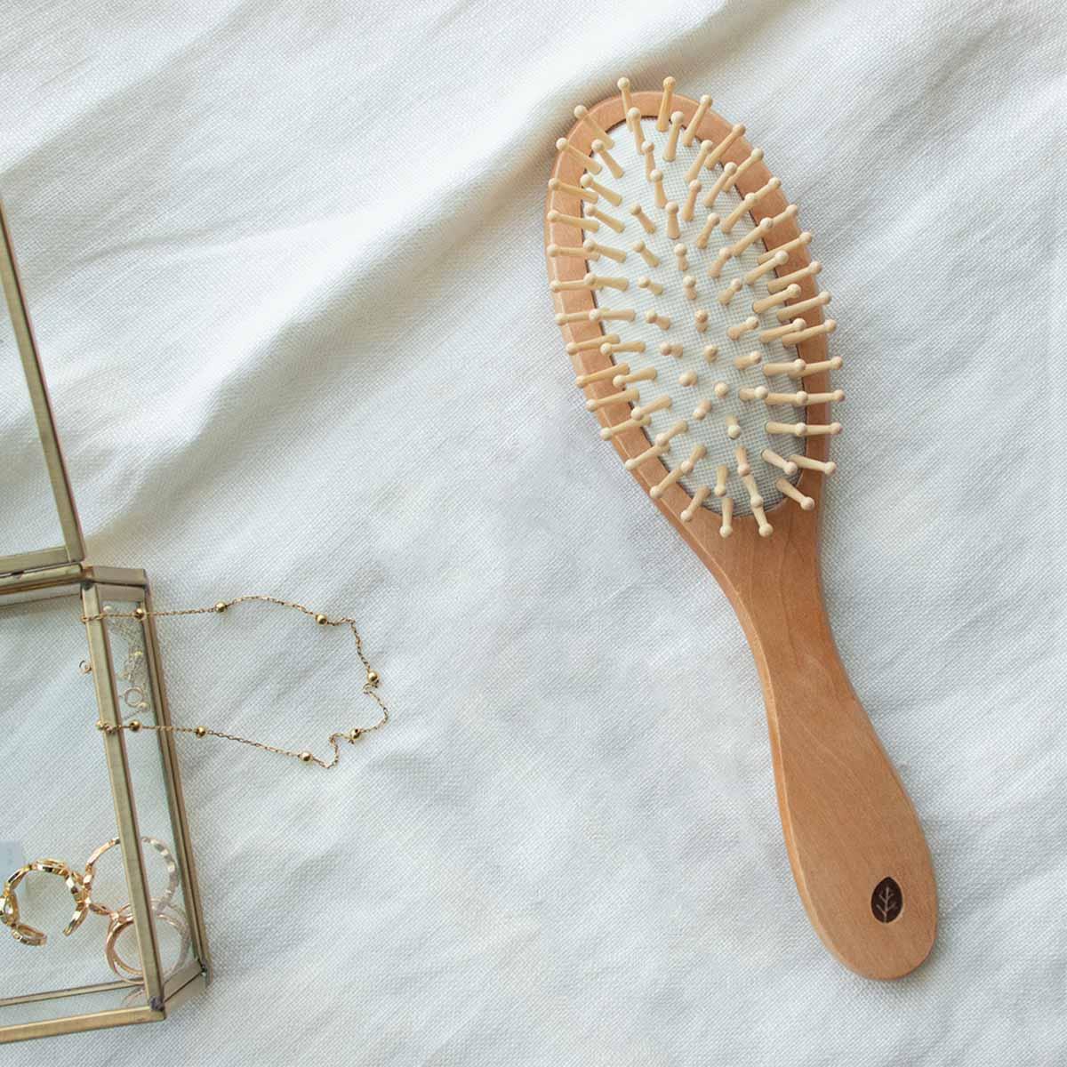 Cepillo Ovalado de Bambú - Mediano - Tikafarma