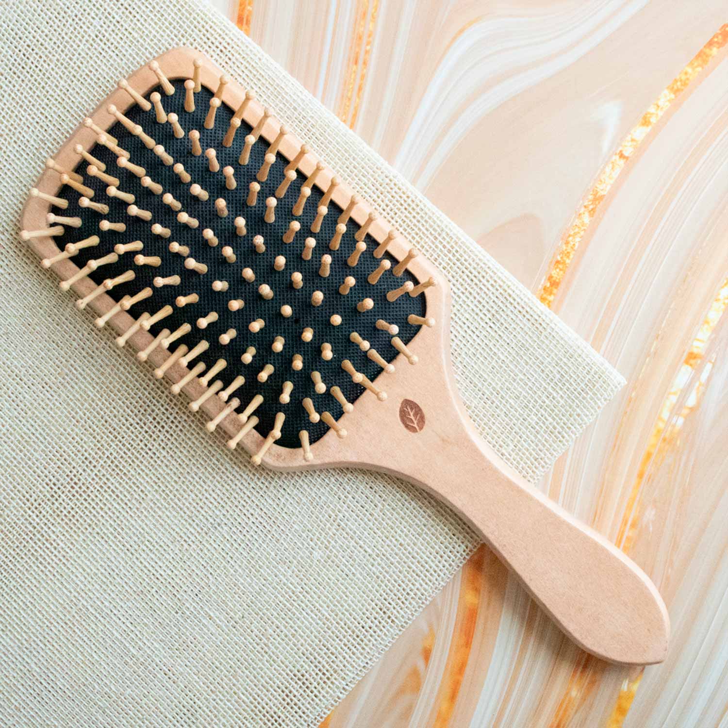 Cepillo de Bambú con Base Negra